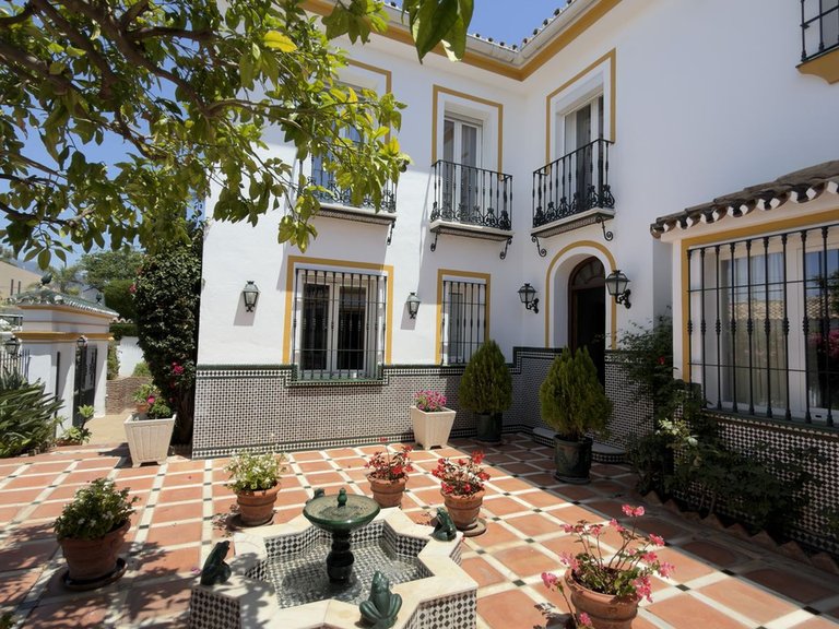 Villa for Sale in San Pedro De Alcántara, Malaga 14