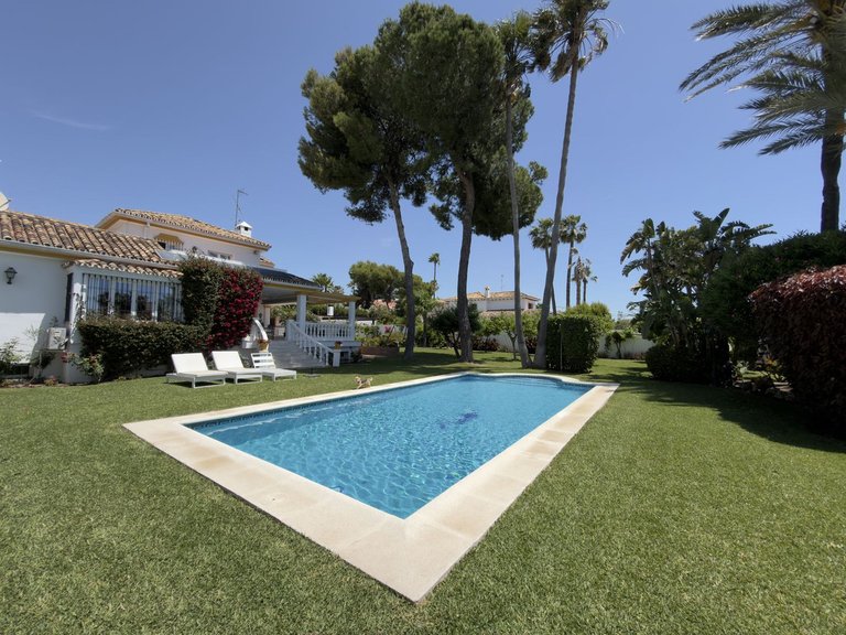 Villa for Sale in San Pedro De Alcántara, Malaga 2