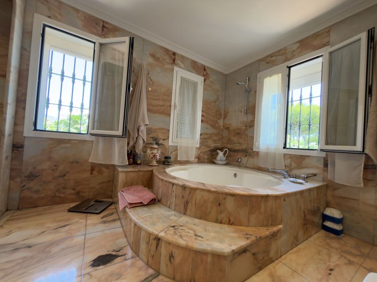 Villa for Sale in San Pedro De Alcántara, Malaga 34