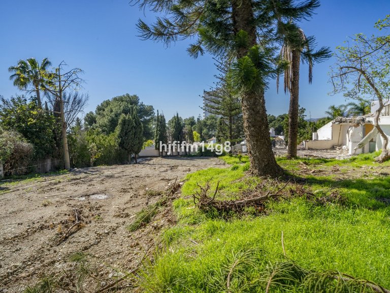 Plot for Sale in Nueva Andalucía, Malaga 12