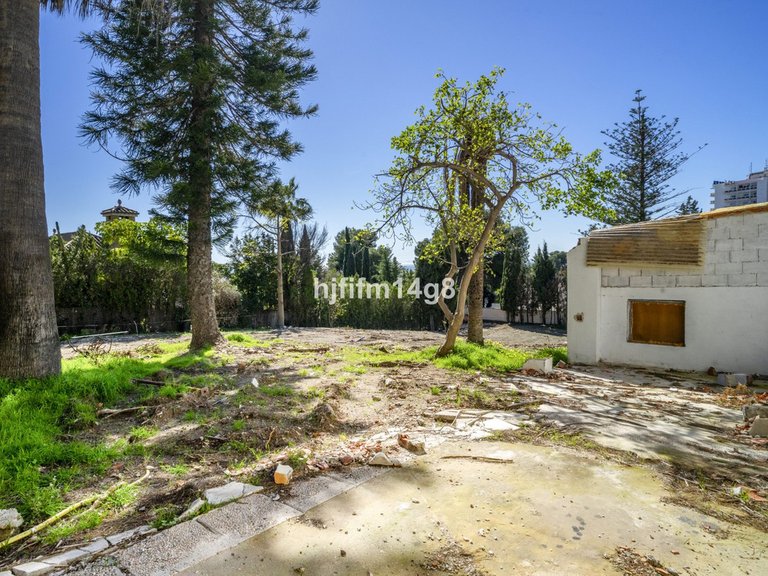 Plot for Sale in Nueva Andalucía, Malaga 14