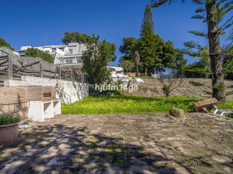 Plot for Sale in Nueva Andalucía, Malaga 5