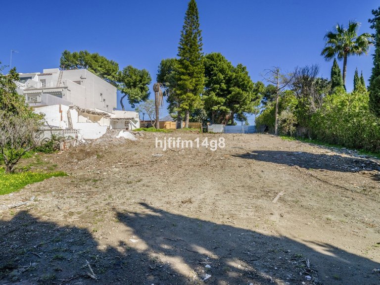 Plot for Sale in Nueva Andalucía, Malaga 9