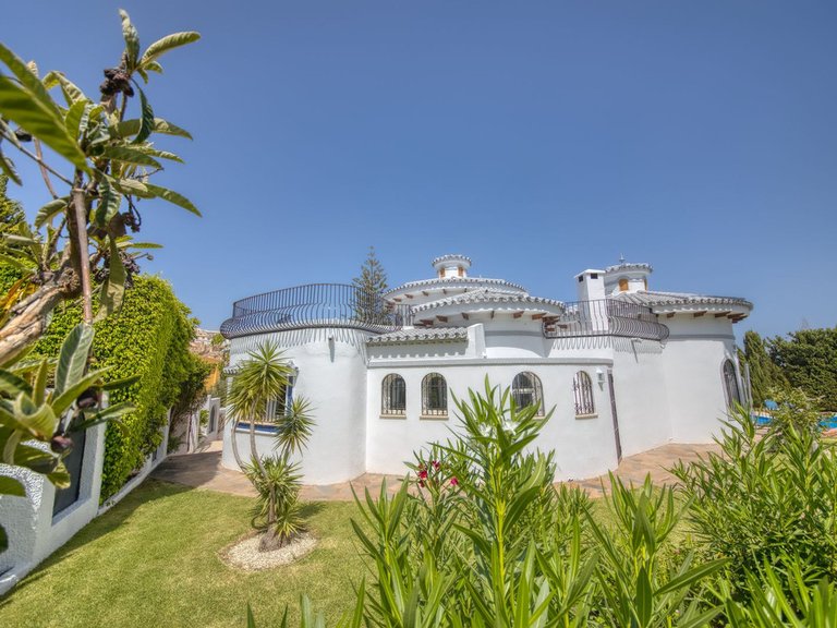Villa for Sale in Costa del Sol, Benalmadena, Malaga 30