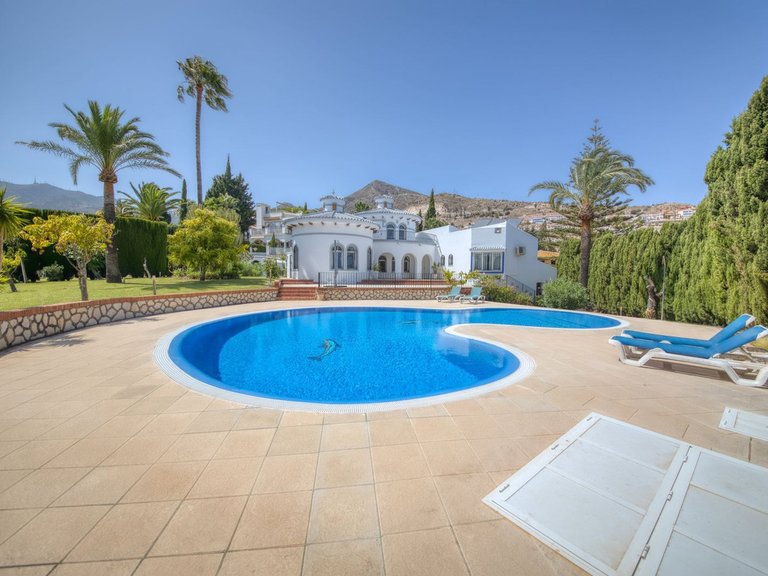 Villa for Sale in Costa del Sol, Benalmadena, Malaga 34