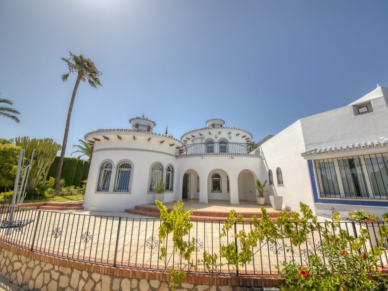 Villa for Sale in Costa del Sol, Benalmadena, Malaga 36