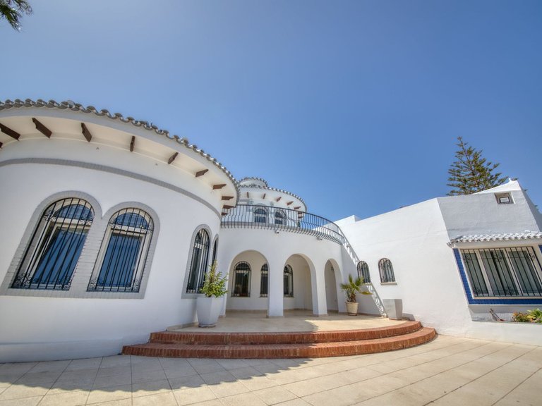 Villa for Sale in Costa del Sol, Benalmadena, Malaga 38