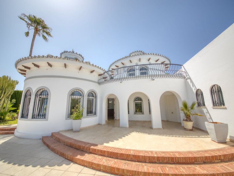 Villa for Sale in Costa del Sol, Benalmadena, Malaga 40