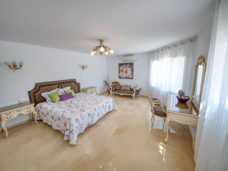 Villa for Sale in Costa del Sol, Benalmadena, Malaga 44