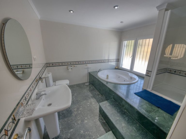Villa for Sale in Costa del Sol, Benalmadena, Malaga 48