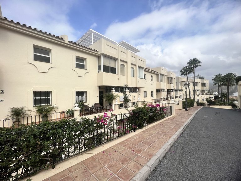 Apartment for Sale in La Quinta, Malaga 25