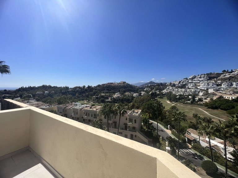 Apartment for Sale in La Quinta, Malaga 30