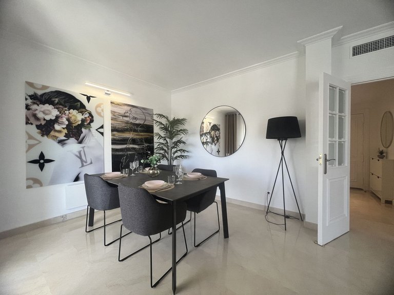 Apartment for Sale in La Quinta, Malaga 6