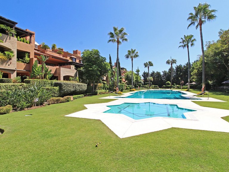 Apartment for Sale in Guadalmina Baja, Malaga 1
