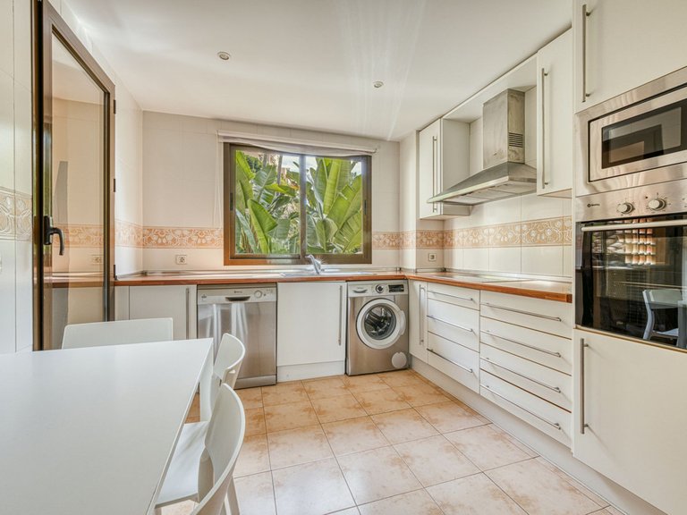 Apartment for Sale in Benahavís, Malaga 16