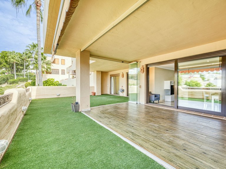 Apartment for Sale in Benahavís, Malaga 18