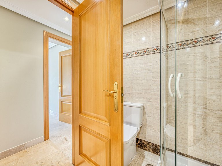 Apartment for Sale in Benahavís, Malaga 25