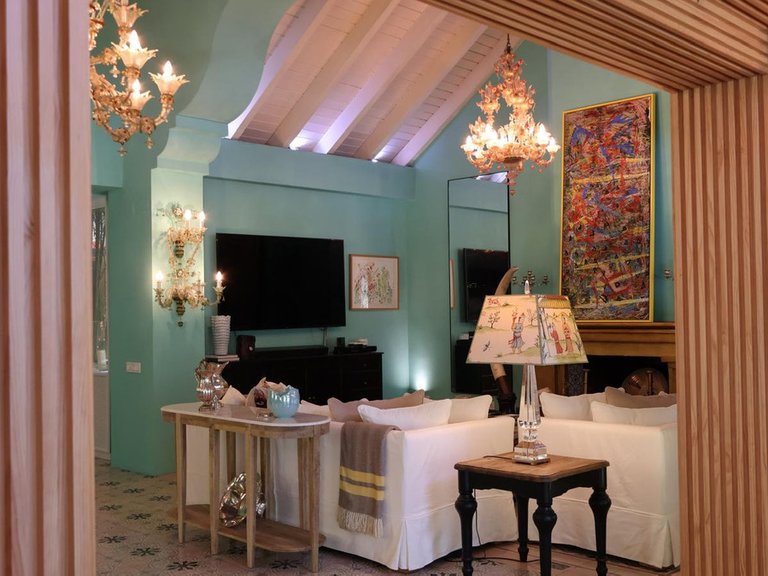 Villa for Sale in The Golden Mile, Malaga 1