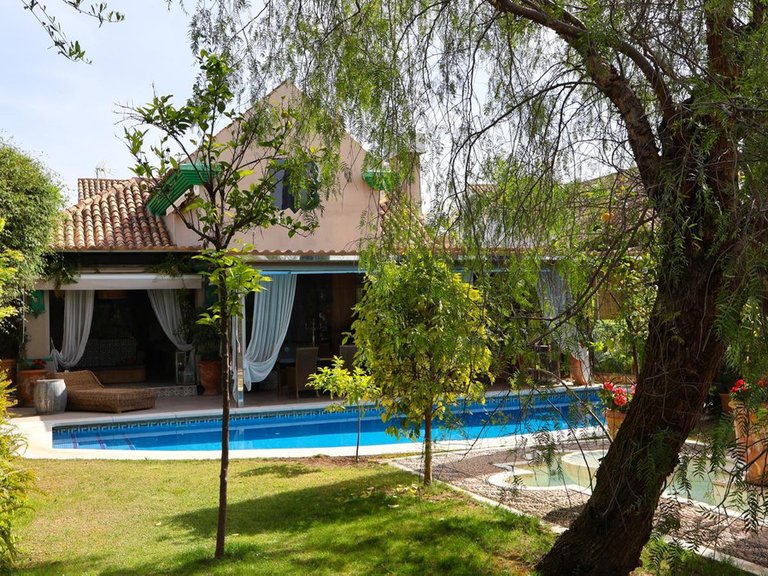 Villa for Sale in The Golden Mile, Malaga 10