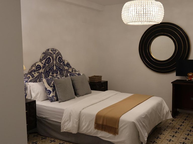 Villa for Sale in The Golden Mile, Malaga 8