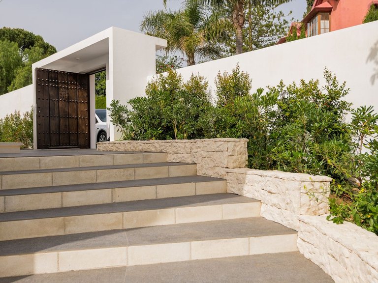 Villa for Sale in Guadalmina Alta, Malaga 11