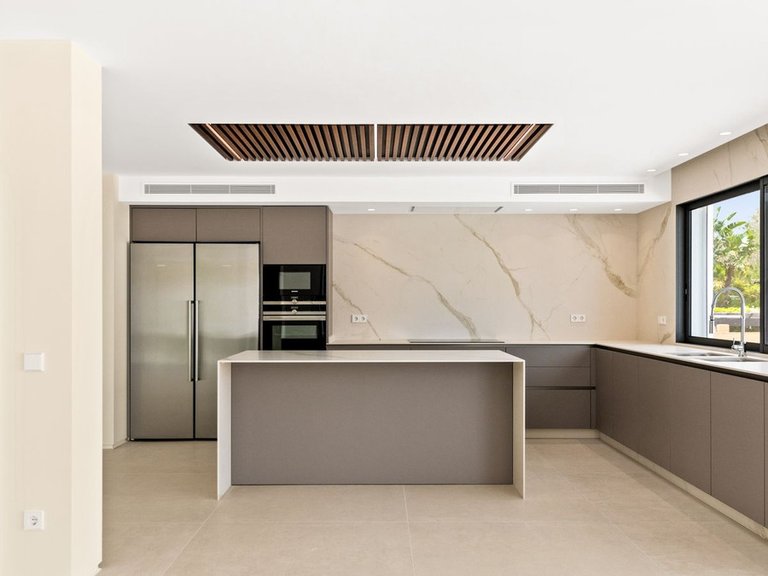 Villa for Sale in Guadalmina Alta, Malaga 42