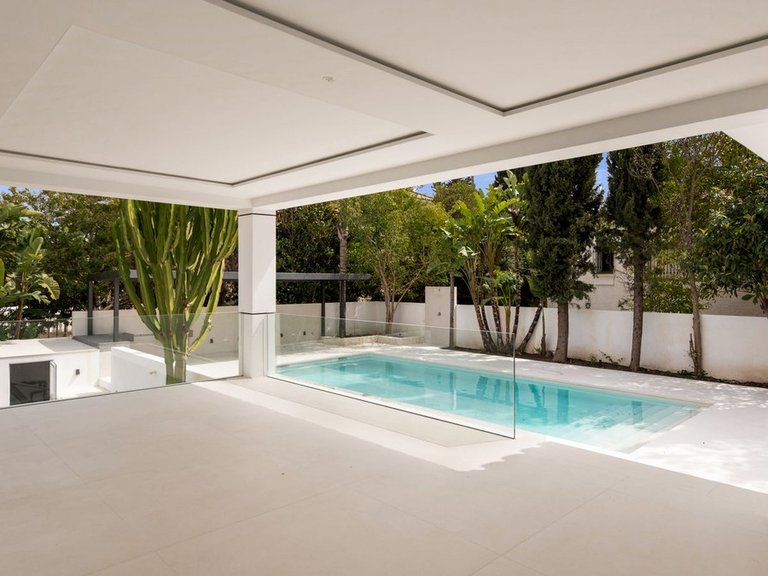Villa for Sale in Guadalmina Alta, Malaga 45