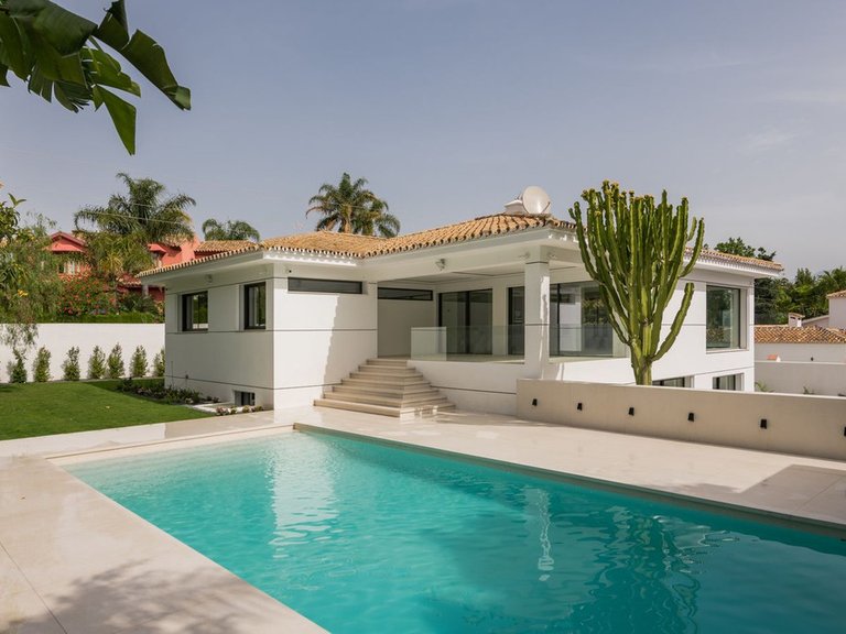 Villa for Sale in Guadalmina Alta, Malaga 48