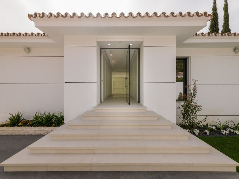 Villa for Sale in Guadalmina Alta, Malaga 6