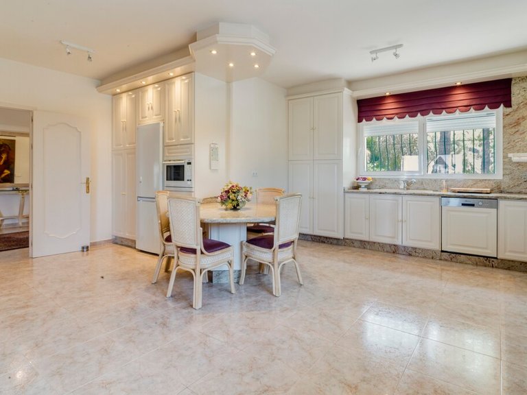 Villa for Sale in Valtocado, Malaga 17