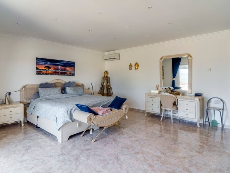 Villa for Sale in Valtocado, Malaga 27