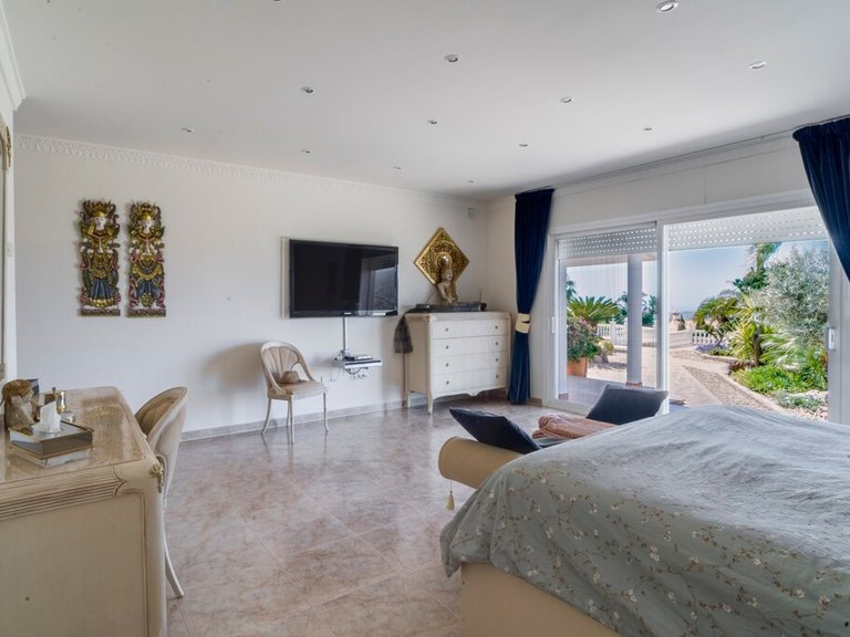 Villa for Sale in Valtocado, Malaga 28