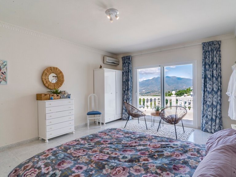 Villa for Sale in Valtocado, Malaga 34