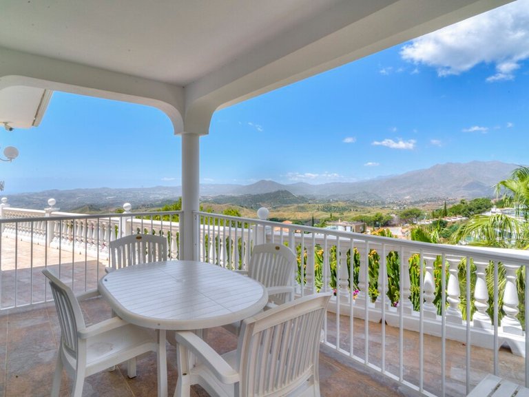 Villa for Sale in Valtocado, Malaga 50