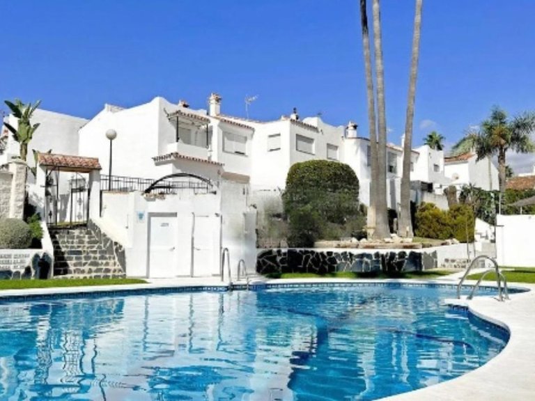 Villa for Sale in Estepona, Malaga 1