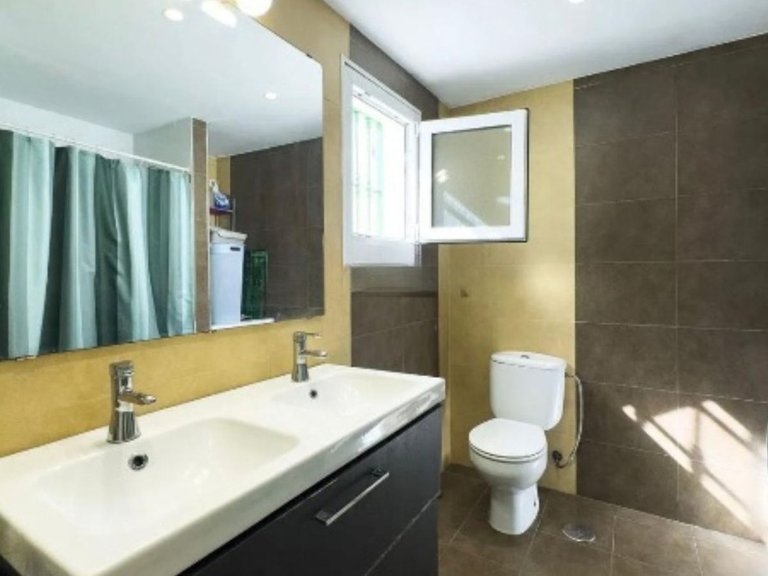 Villa for Sale in Estepona, Malaga 15