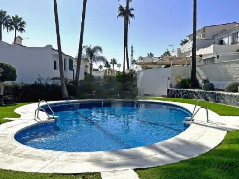 Villa for Sale in Estepona, Malaga 2