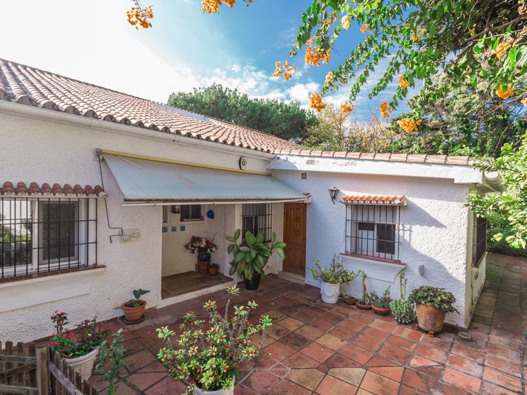 Villa for Sale in Los Monteros, Malaga 21