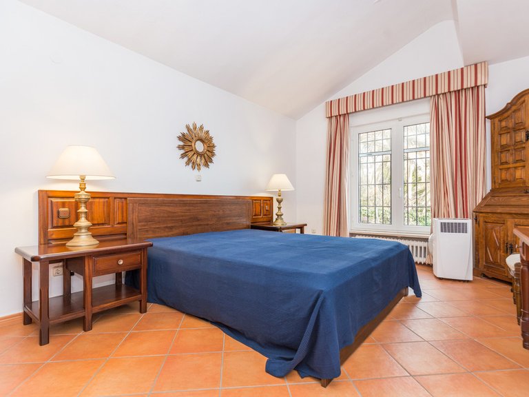 Villa for Sale in Los Monteros, Malaga 22