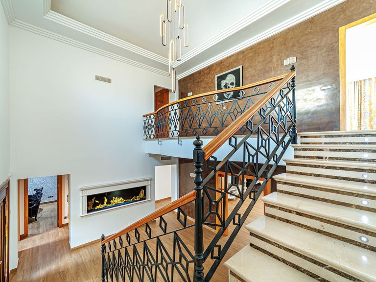 Villa for Sale in Marbella, Malaga 10
