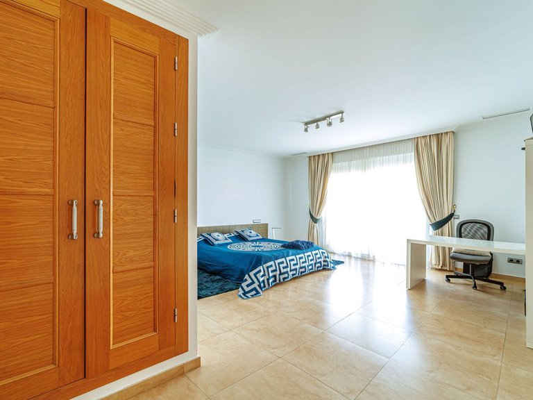 Villa for Sale in Marbella, Malaga 12