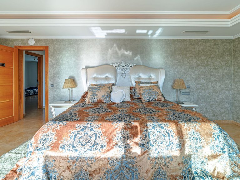 Villa for Sale in Marbella, Malaga 18