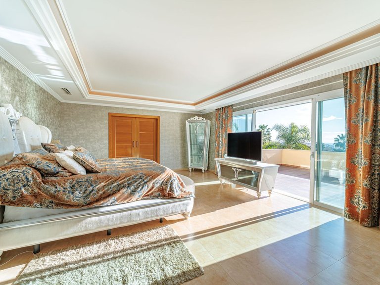 Villa for Sale in Marbella, Malaga 20