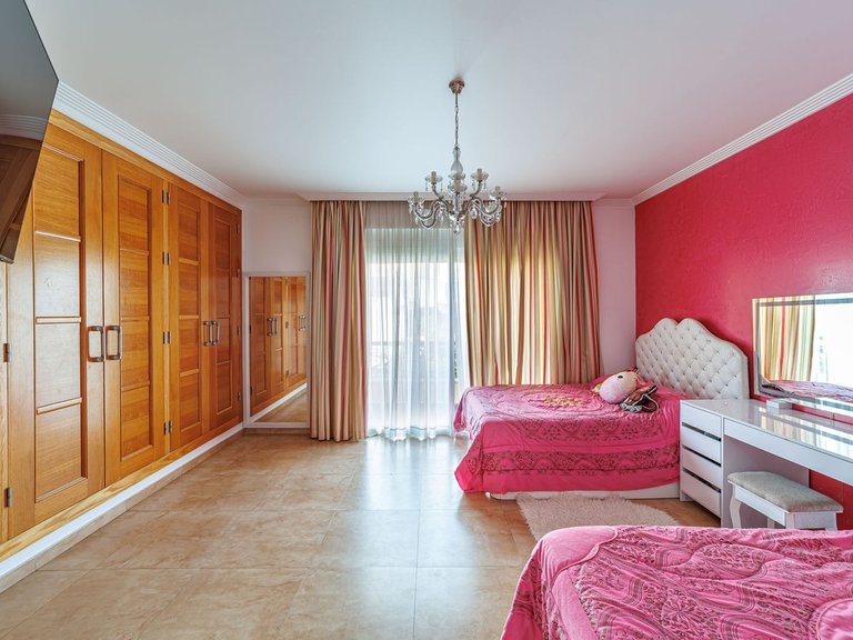 Villa for Sale in Marbella, Malaga 25
