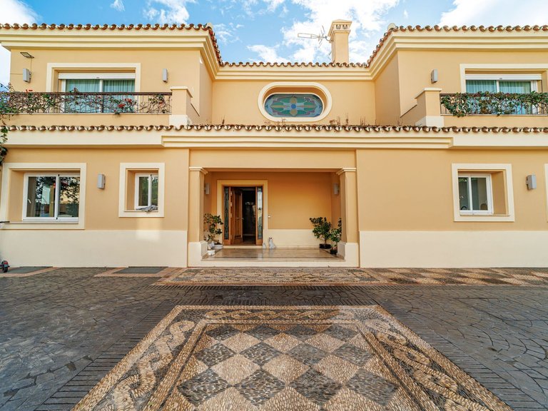 Villa for Sale in Marbella, Malaga 3