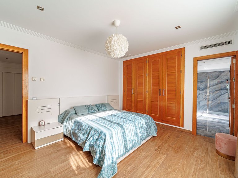 Villa for Sale in Marbella, Malaga 30