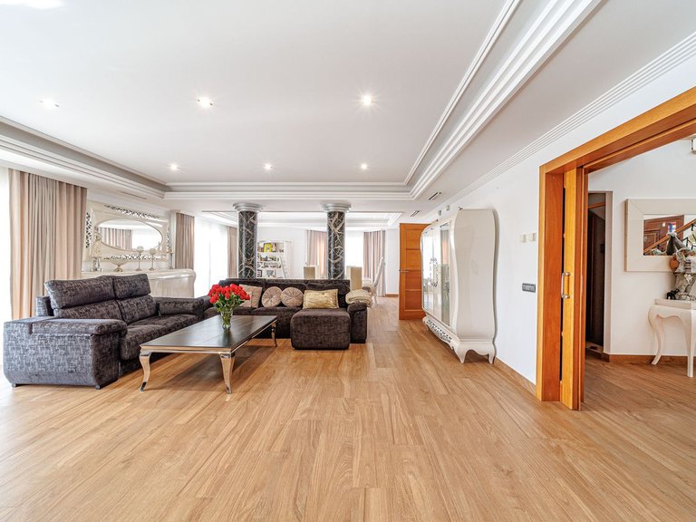Villa for Sale in Marbella, Malaga 37