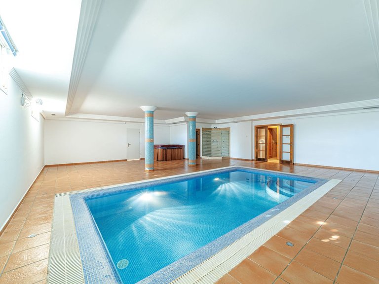 Villa for Sale in Marbella, Malaga 59