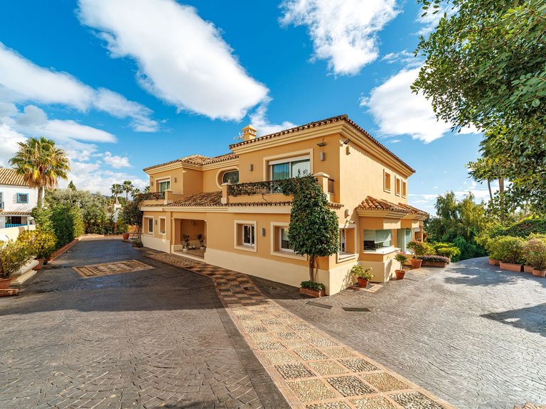 Villa for Sale in Marbella, Malaga 65