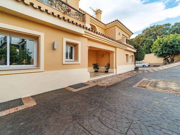 Villa for Sale in Marbella, Malaga 66